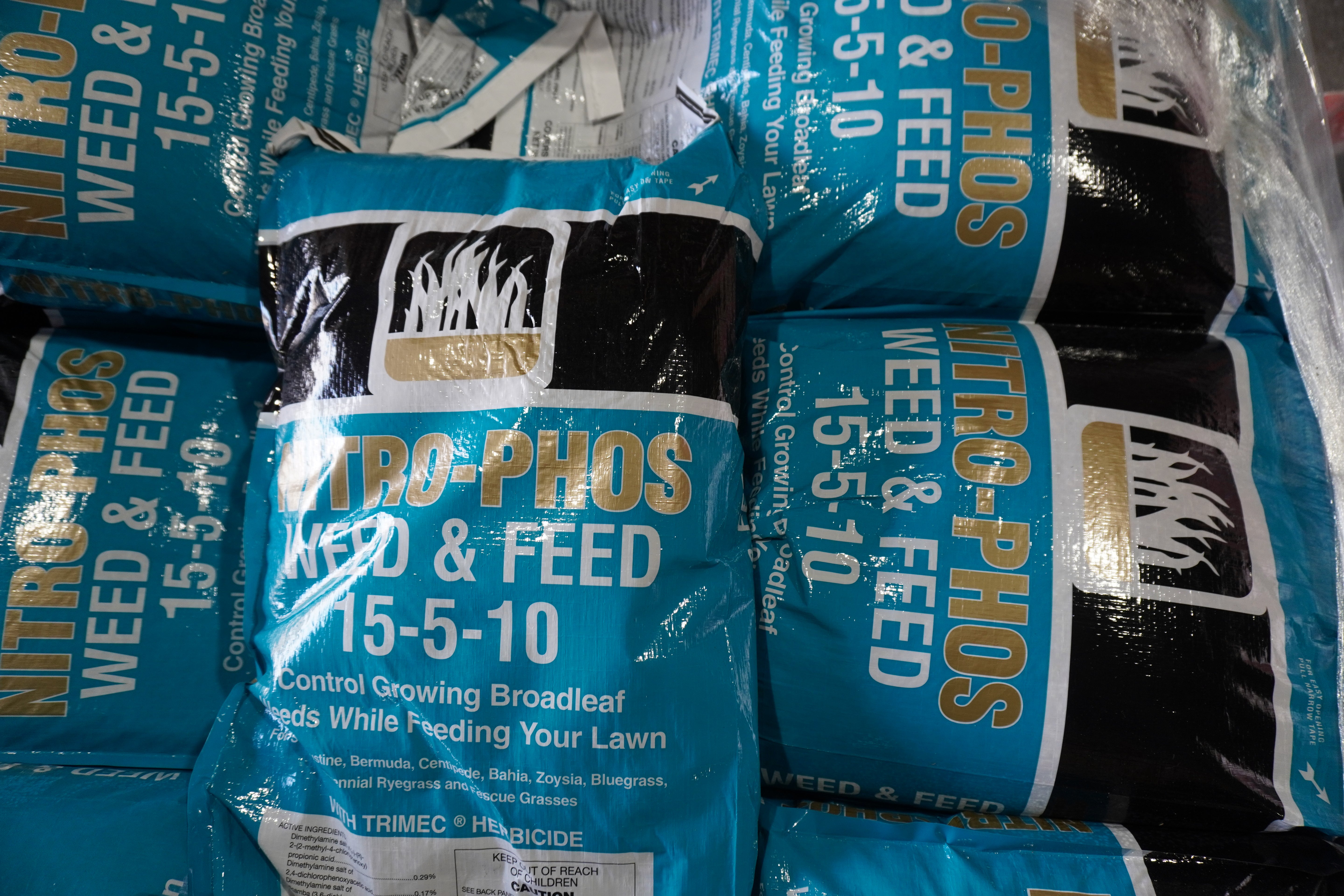 Weed & Feed w/Trimec