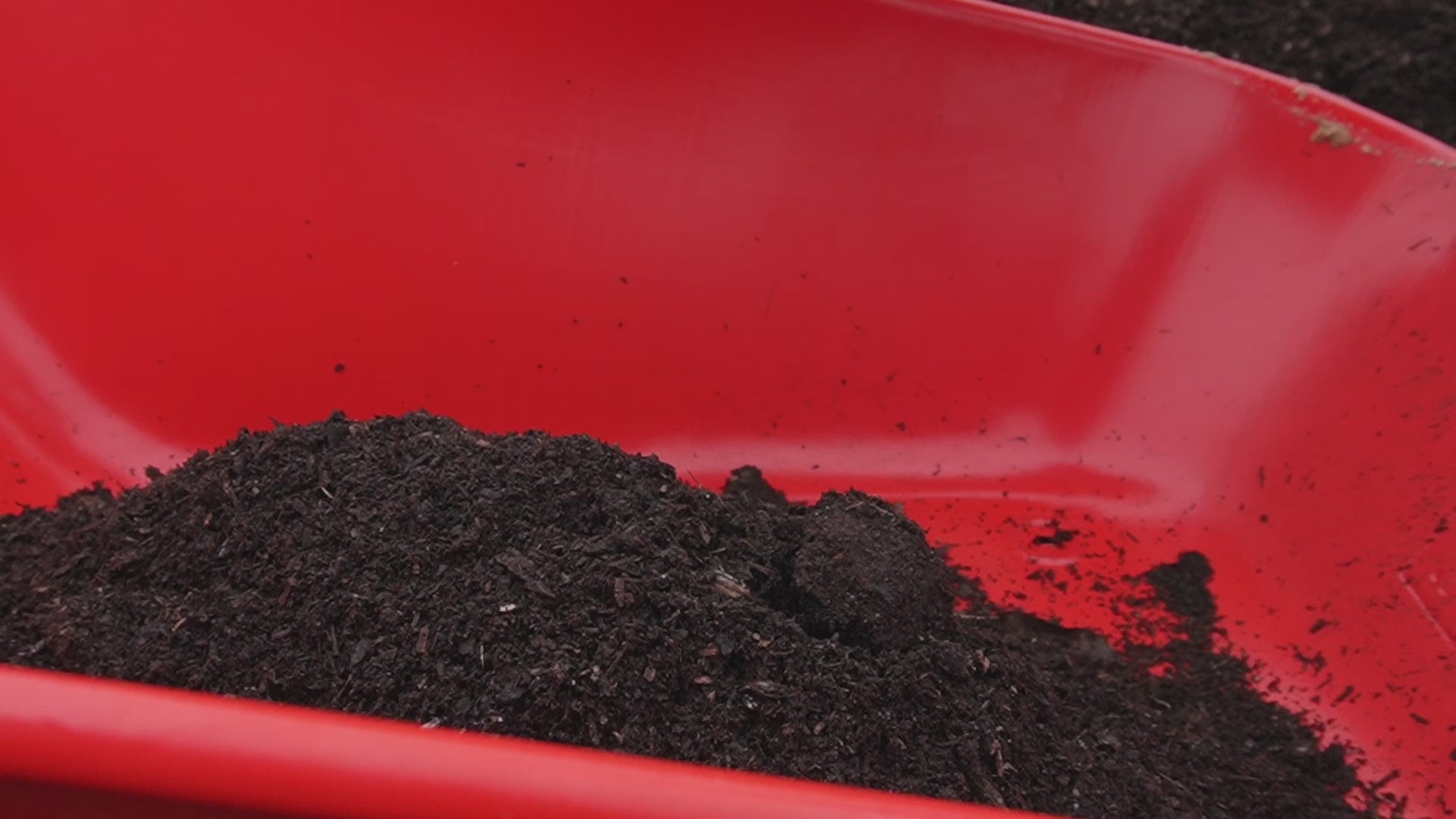 Load video: Mushroom Compost