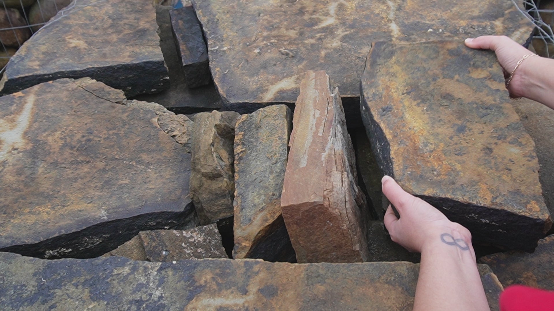 Load video: Moss Rock Stackables